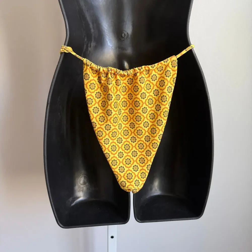 SKATIE Bikini Bottoms sz M‎ Yellow Floral Tile Print Sustainable Swimwear NWT